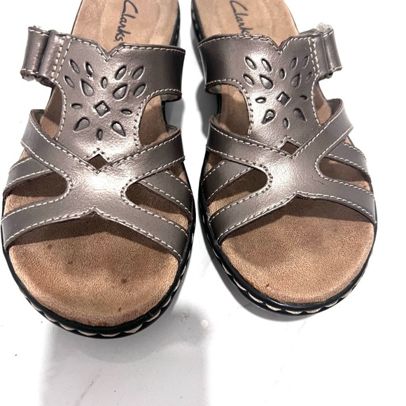 Clarks Brown Slide Sandals 6 - Picture 4 of 8